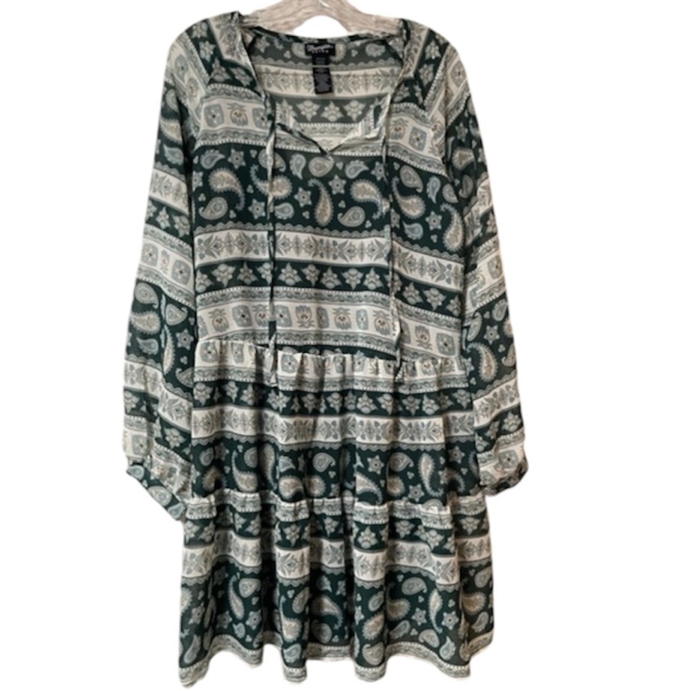 NWT: WRANGLER RETRO Tiered Western Inspired Paisley & Floral Print Vneck Size L - Picture 2 of 9